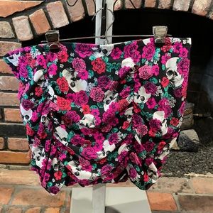 Torrid Skull & Roses swim skirt size 3
